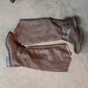 Riding boots with stacked heel